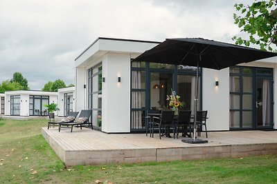 Luxe vakantiehuis aan het water