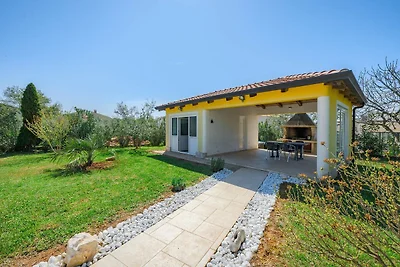 Gemütliche Wohnung mit eingezäuntem Garten