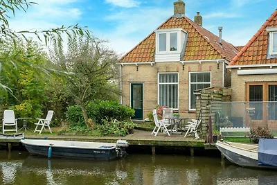 Schönes Ferienhaus in Heeg mit Garten