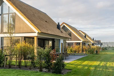 Luxuriöse Villa mit Sauna in Strandnähe