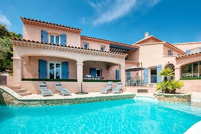 Luxuriöse Villa in Les Issambres mit Swimming...