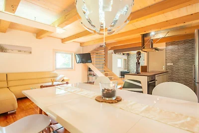 Family-Friendly Serene Retreat Holiday Home -...