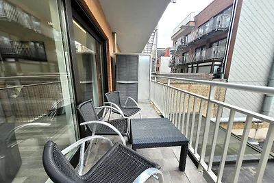 Studio in der Nähe der Straßenbahnhaltestelle