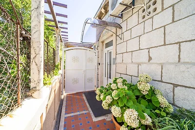 Rooms Nina - Double or Twin room with shared ...