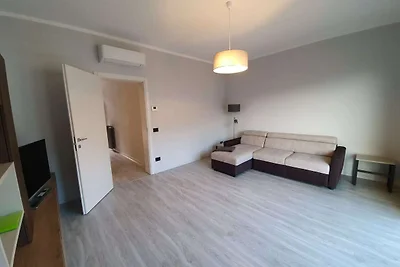 Accogliente casa vacanze a Omegna con balcone