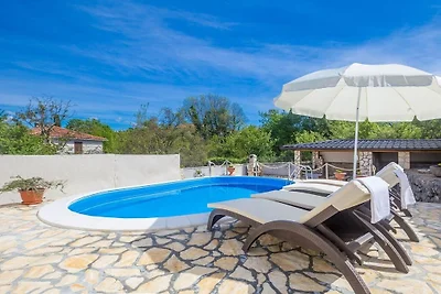 Ferienhaus in Malinska mit Schwimmbecken