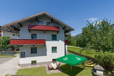 Ferienhaus mit Bergblick und Garten in Fügen
