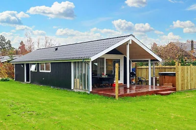 4 sterren vakantie huis in Væggerløse-By...