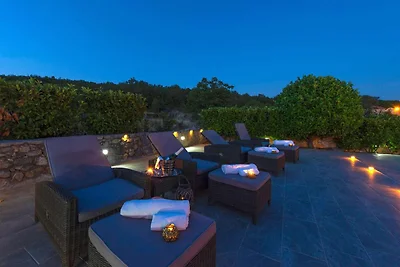 Villa in Ugljane mit privatem Pool