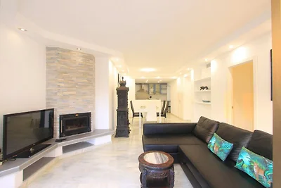 1080 - GOLDEN BEACH JACUZZI