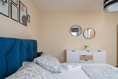 Modern Apartment Near Trogir Beach with Sea V...