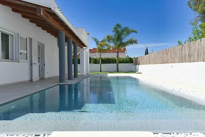 Grazioso app in villa con piscina, Fontane...