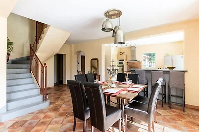 Villa bei Nizza mit Pool und Garten