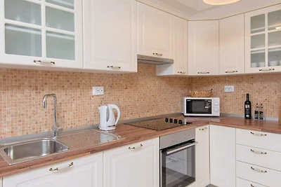 Holiday Home Lovište-Three Bedroom Holiday Ho...