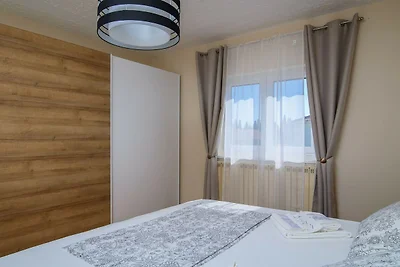 Modern Apartment Near Trogir Beach with Sea V...