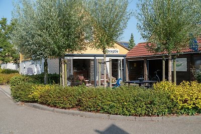 Geräumiges Ferienhaus mit Sauna in Strandnähe