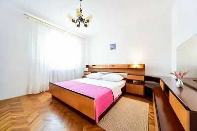 Ruim appartement met privézwembad