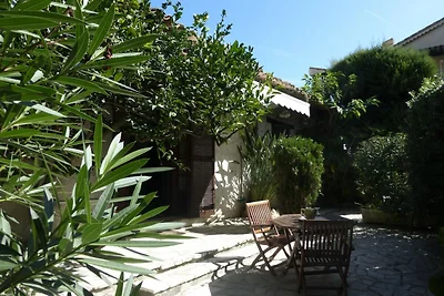 Kleines Ferienhaus mit eigener Terrasse und G...