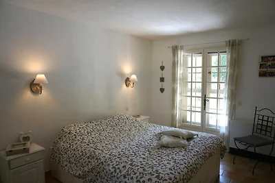 Bella casa con grande giardino
