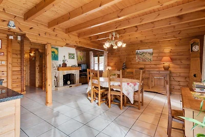 Spazioso chalet con piscina ad Abbevillers