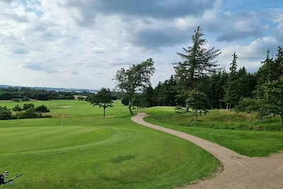 8 persone case ad Skals