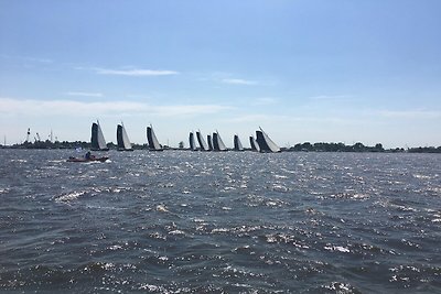 Huisje met ruime tuin in watersport gebied