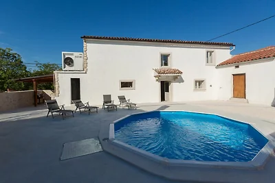 Bezaubernde Villa mit privatem Pool