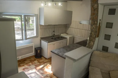 Cottage mit Flussblick, Uzer