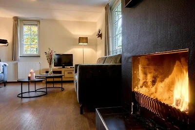 Villa con camino all'aperto vicino al Veluwe