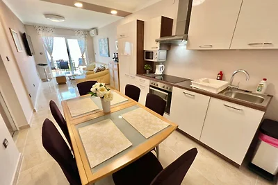 Wohnung in Dramalj mit Schwimmbad