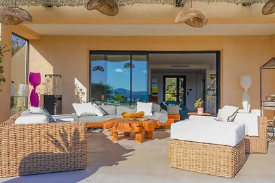 Topvilla 4BR/8P mit Pool & Meerblick