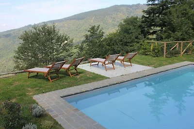 Villa in Cortona mit Panoramapool