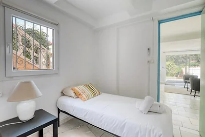 Haus an der Côte d'Azur mit Pool