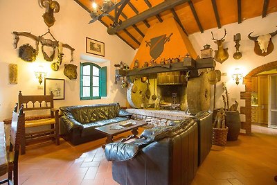 Großartiges Ferienhaus in Montecatini Val di ...