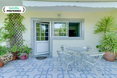 Gehobene Villa mit Swimmingpool und Terrasse