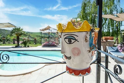 Villa a Monterotondo con piscina condivisa