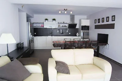 Luxuriöse Villa mit Pool in Stavelot