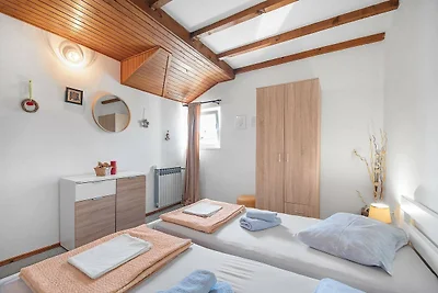 Geräumige Ferienwohnung in Brodarica