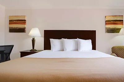 Kingsize-Bett | Rauchen | Danville, Virginia