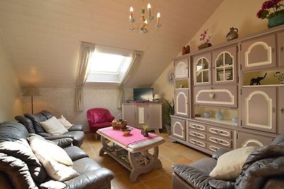 Gemütliches Ferienhaus in Paliseul mit Garten