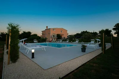 Luxe Villa Maria met groot zwembad
