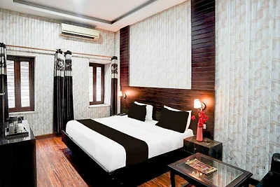 Collectie O Tyagi Road nabij de