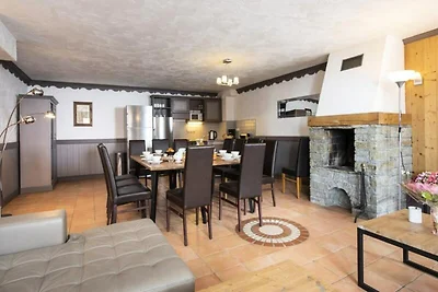 8-Zimmer-Wohnung für 14 Personen