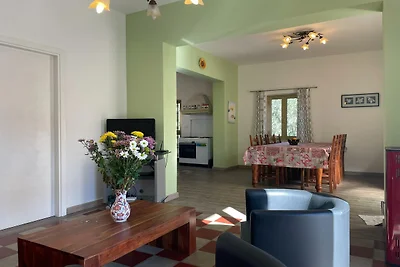 Casa vacanze riposante a Picciano con piscina