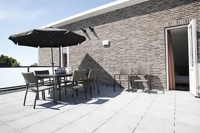 Wellnessvilla mit privatem Innenpool in einem...