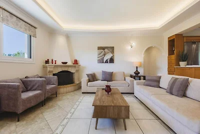 Villa tradizionale a Kypseli con piscina
