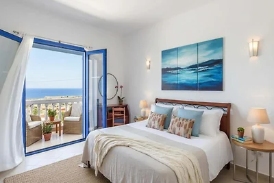 Villa met privézwembad en uitzicht op zee