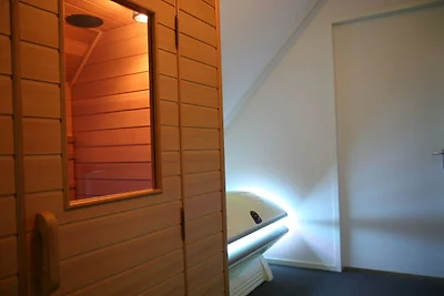 Villa con tetto in paglia, due bagni, a 8 km ...