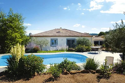 Hübsches Ferienhaus mit Garten und Privatpool...