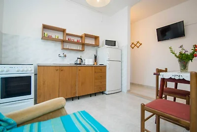 Comfortable Kastel Stafilic Apartment with Ba...
